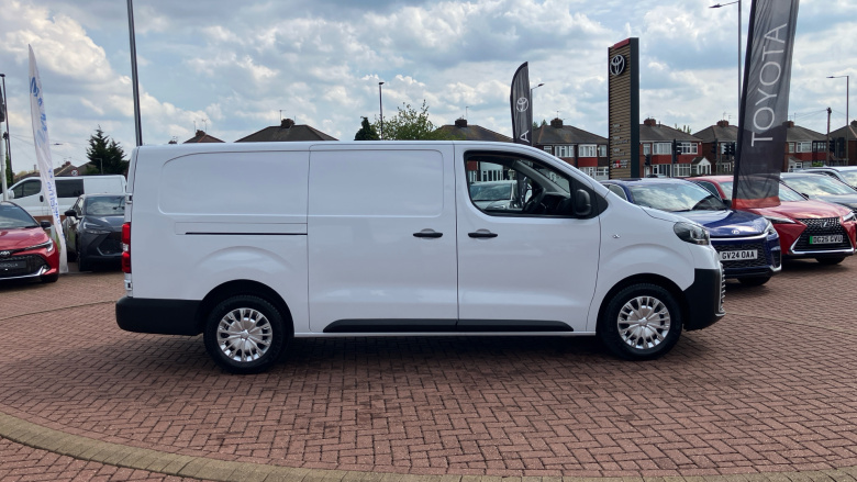 Toyota Proace L2 Diesel 2.0D 145 Icon Van
